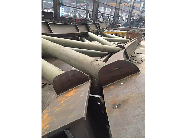 H型鋼梁、格構柱