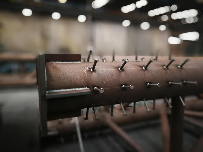 H型鋼梁、格構柱