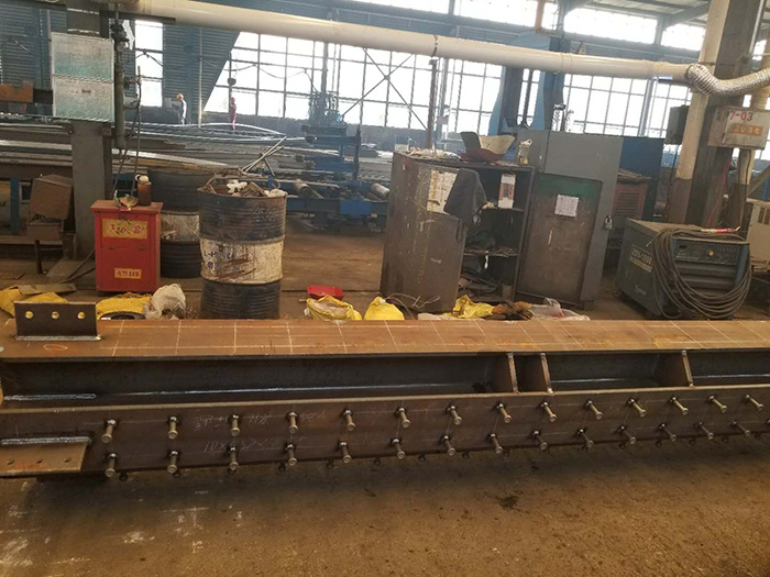 圓柱、箱型柱、十字形柱