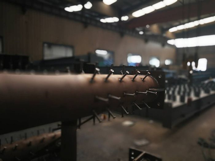 H型鋼梁、格構柱