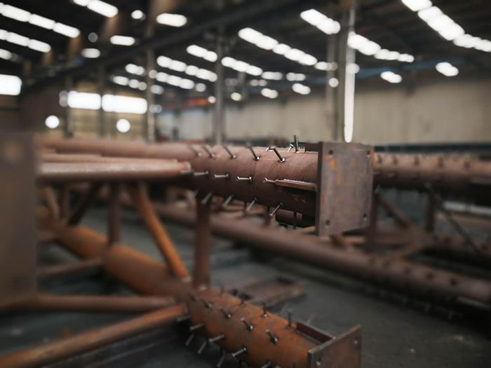 H型鋼梁、格構柱